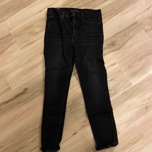 Aritzia denim forum Nico mid rise skinny crop in black